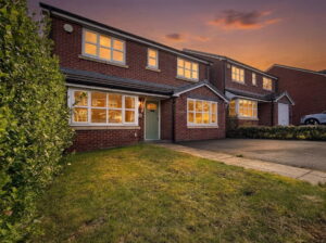 Rowan Crescent, Hyde, SK14 5SJ
